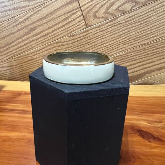 FORNASH Horse Bit White Enamel & Crystal Hinged/Clamper GoldTone Bangle Bracelet - Picture 3 of 8